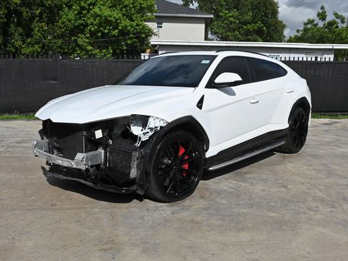 Used 2019 Lamborghini Urus AWD/4WD image 1