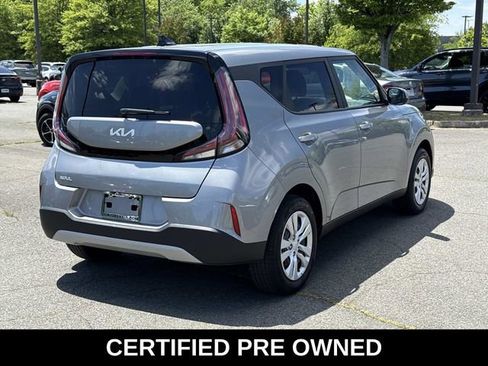 Used 2025 Kia Soul LX FWD image 2