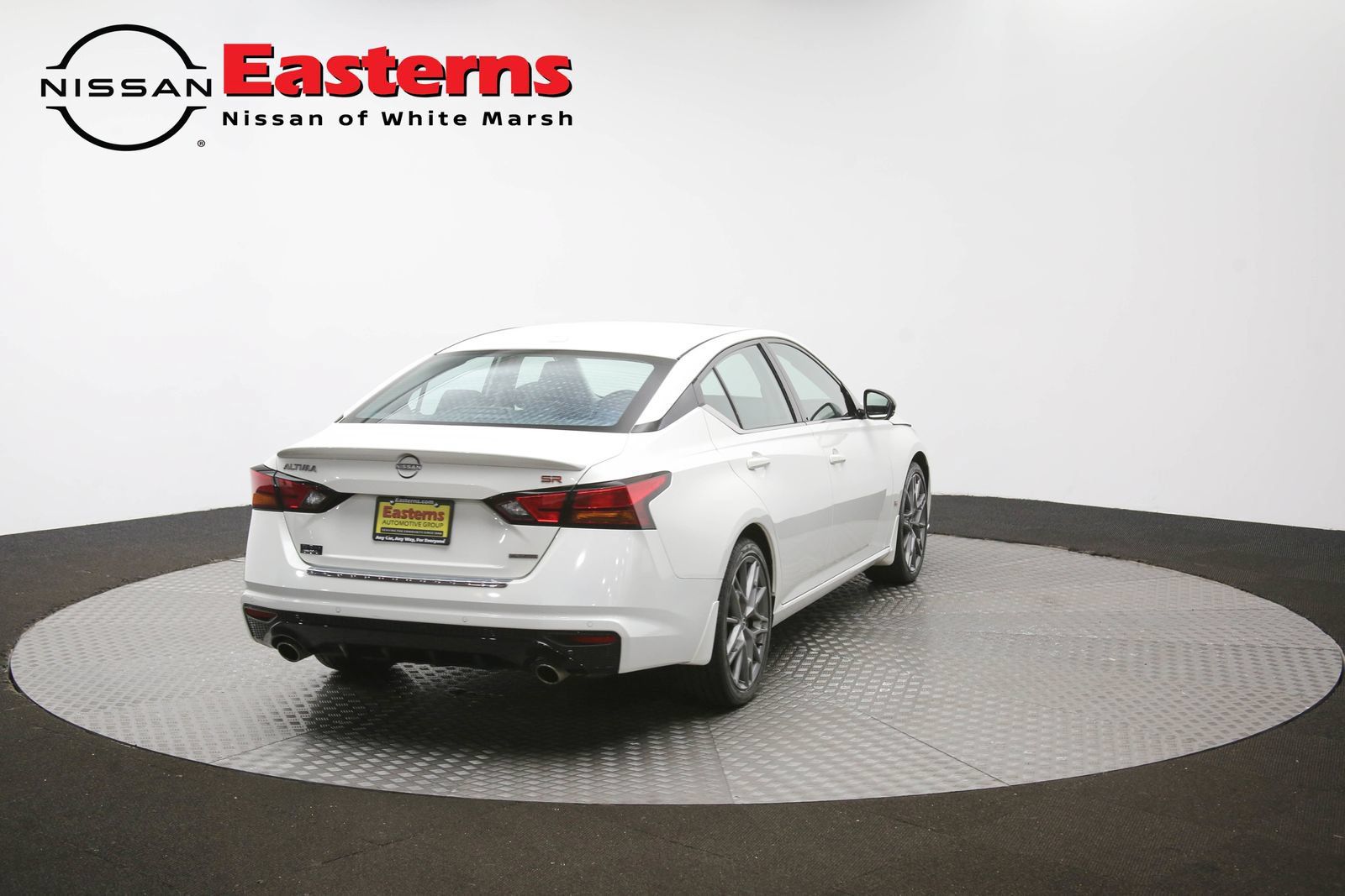 Used 2023 Nissan Altima 2.0 SR FWD image 38