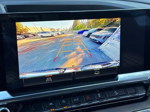 Used 2023 GMC Sierra 1500 SLT w/ SLT Premium Package image 19