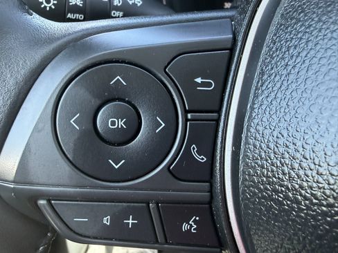 Used 2025 Toyota Corolla Cross XLE w/ Convenience Package FWD image 24