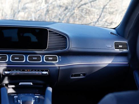 New 2026 Mercedes-Benz GLS 580 4MATIC image 22