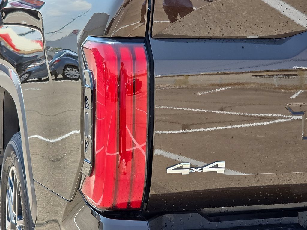 Used 2024 Toyota Tundra Limited w/ Power Package AWD/4WD image 12