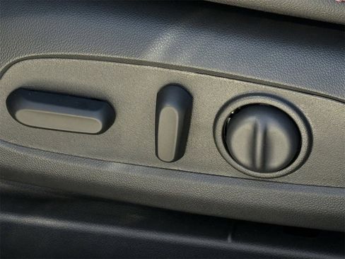 New 2026 Chevrolet Trax RS w/ Sunroof Package image 23