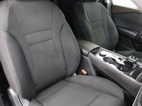 Used 2023 Nissan Rogue S image 26