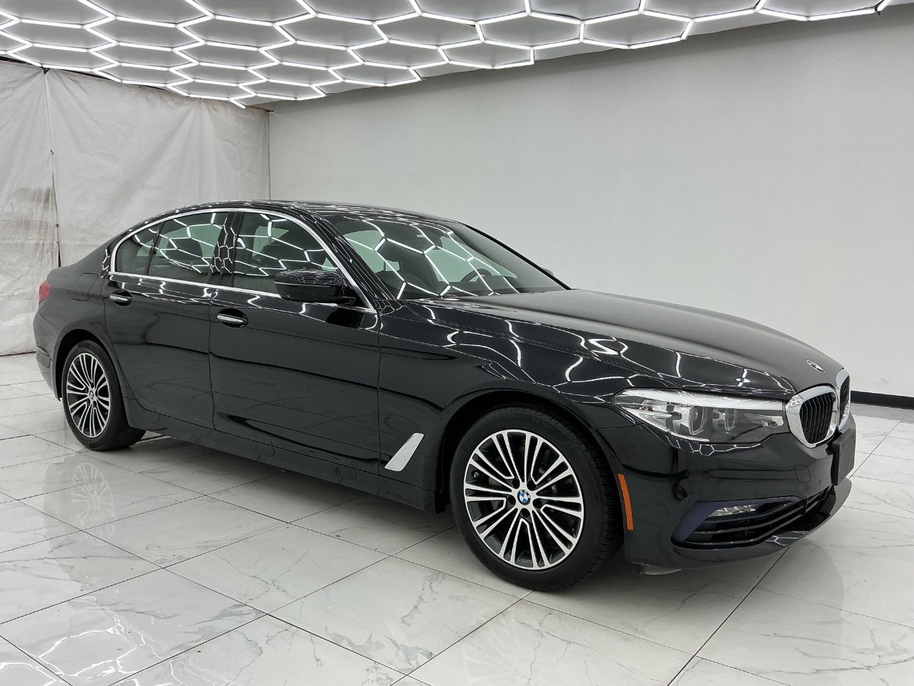 Used 2017 BMW 530i xDrive AWD/4WD image 7