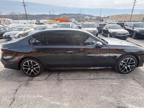 Used 2024 BMW 750e xDrive w/ Premium Package AWD/4WD image 6