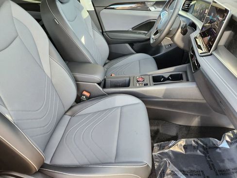 New 2026 Volkswagen Tiguan SE image 4