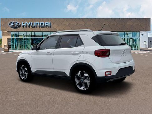 New 2026 Hyundai Venue SEL FWD image 5