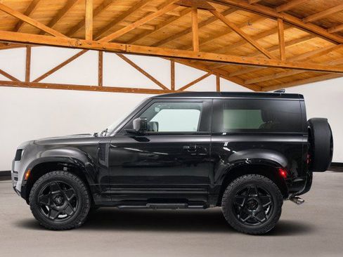 Used 2024 Land Rover Defender 90 V8 image 2