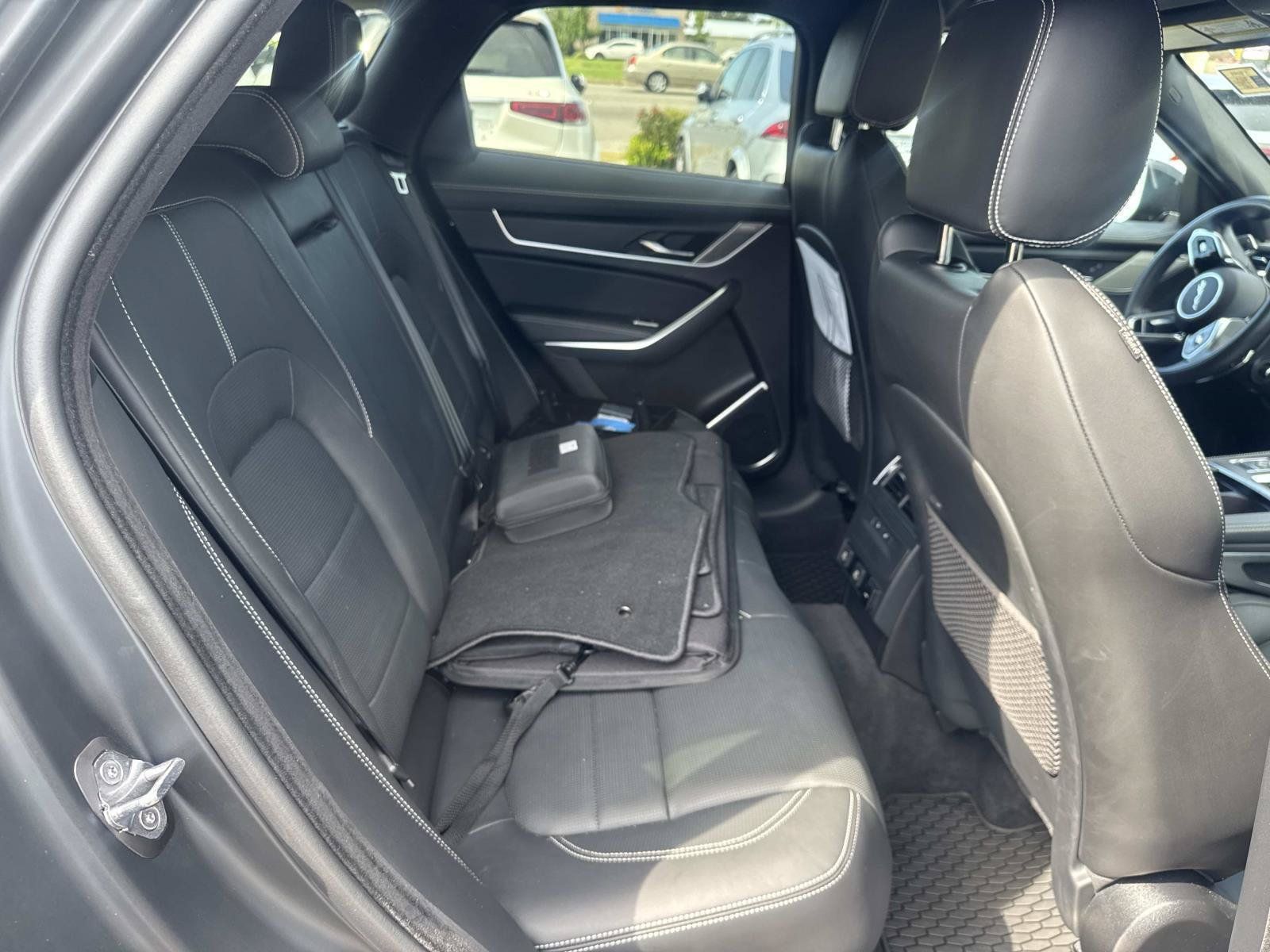 Used 2026 Jaguar F-PACE R-Dynamic S AWD/4WD image 9