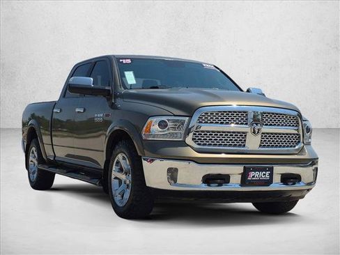 Used 2015 RAM 1500 Laramie AWD/4WD image 3