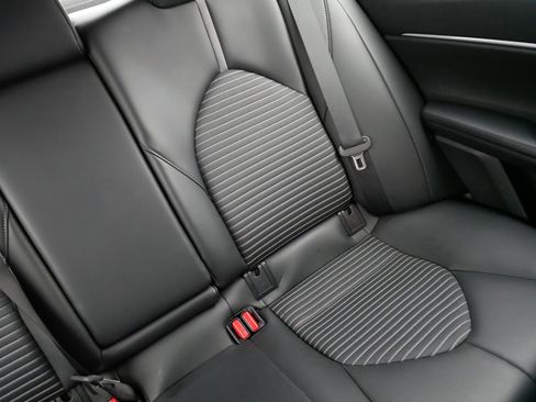 Used 2023 Toyota Camry SE w/ Cold Weather Package image 14