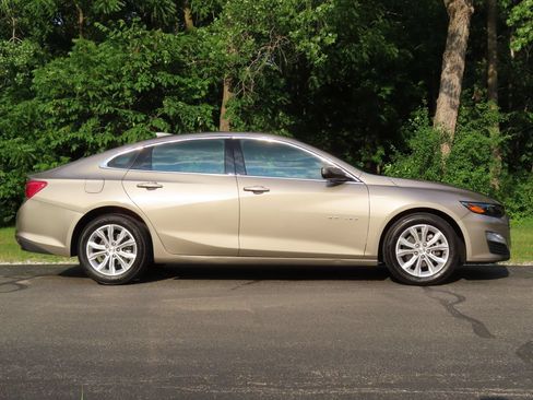 Certified 2024 Chevrolet Malibu LT FWD image 2