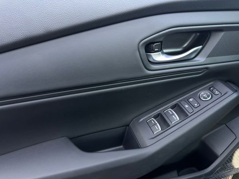 New 2025 Honda Accord SE image 32