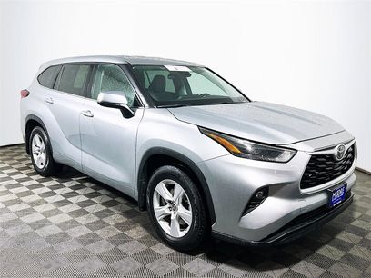 Certified 2022 Toyota Highlander LE