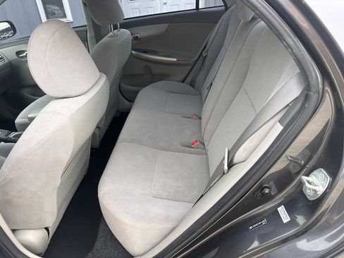 Used 2010 Toyota Corolla image 9