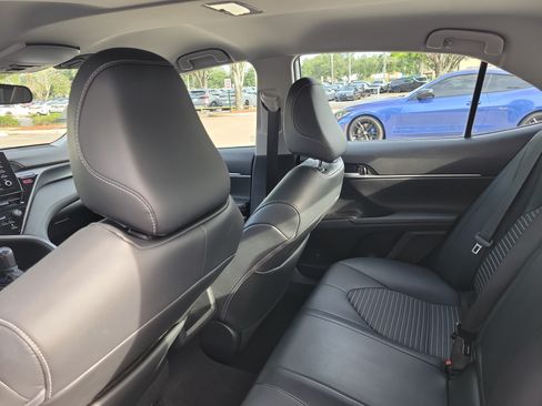 Used 2021 Toyota Camry SE FWD image 9