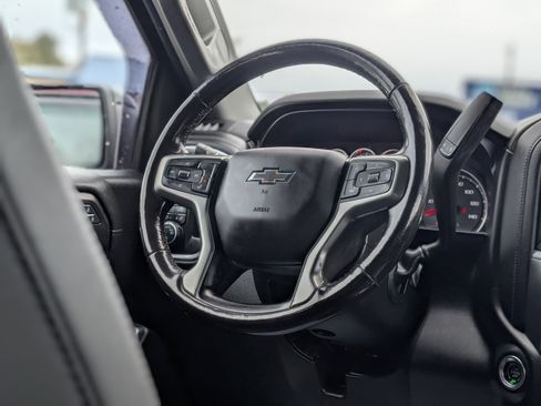 Used 2020 Chevrolet Silverado 1500 LT Trail Boss image 16