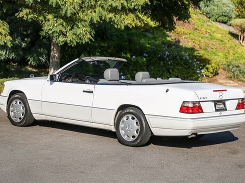 Used 1995 Mercedes-Benz E 320 Convertible image 33