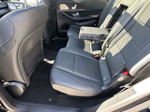 Certified 2025 Mercedes-Benz GLS 450 4MATIC image 24