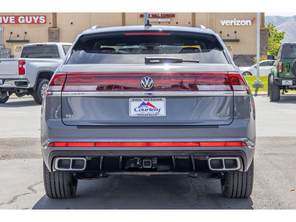 Used 2024 Volkswagen Atlas Cross Sport SEL Premium R-Line AWD/4WD image 4