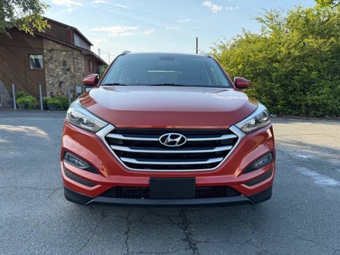 Used 2017 Hyundai Tucson SE FWD image 2