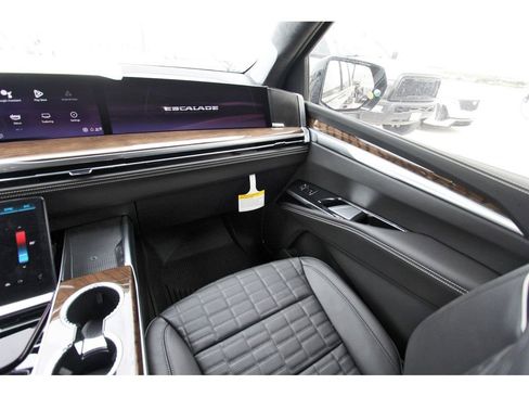 New 2025 Cadillac Escalade Sport Platinum w/ LPO, ONYX Package image 10