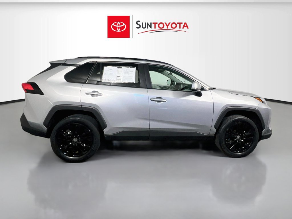 Used 2022 Toyota RAV4 XLE Premium FWD image 2