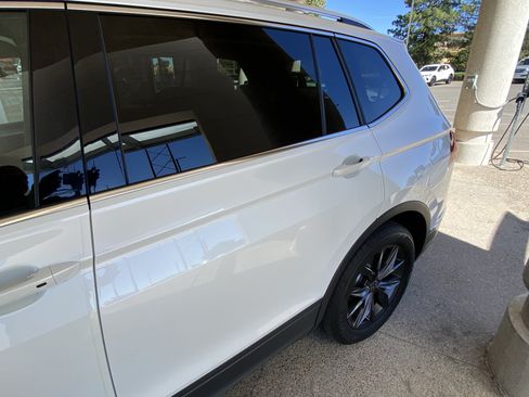 Used 2023 Volkswagen Tiguan SE w/ Panoramic Sunroof Package FWD image 48