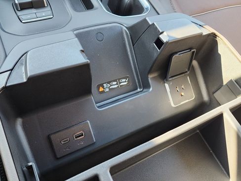 New 2026 GMC Sierra 1500 Denali w/ Denali Reserve Package image 33