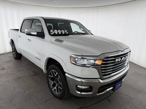 Used 2026 RAM 1500 Laramie AWD/4WD image 3