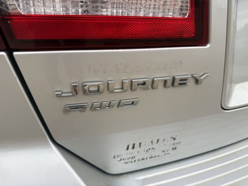 Used 2012 Dodge Journey SXT w/ Popular Equipment Group image 9