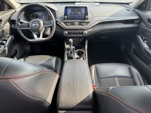 Used 2024 Nissan Altima 2.5 SR FWD image 12