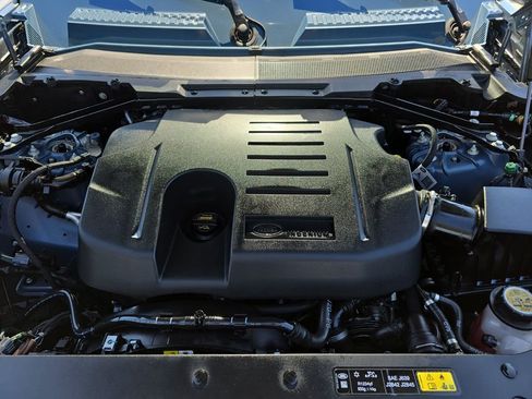 Certified 2023 Land Rover Defender 110 SE AWD/4WD image 33