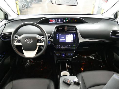 Used 2016 Toyota Prius Three Touring FWD image 20