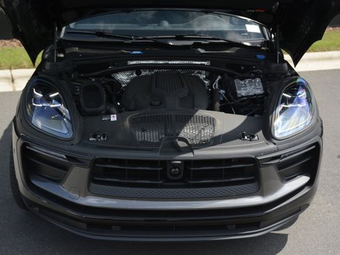 Certified 2026 Porsche Macan Turbo AWD/4WD image 37