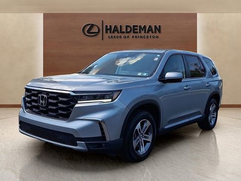 Used 2025 Honda Pilot EX-L image 3