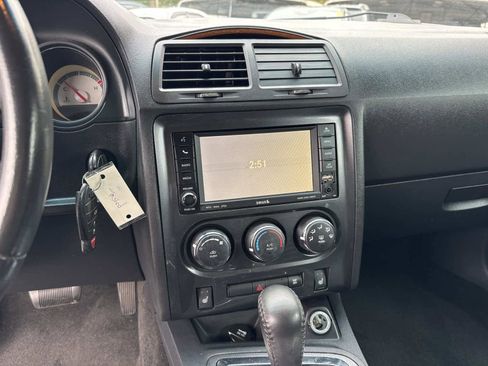 Used 2010 Dodge Challenger SE image 18