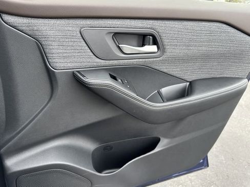 Certified 2023 Nissan Rogue SV image 26