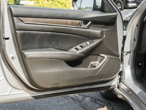 Used 2021 Honda Accord EX image 36