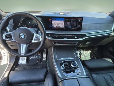 Used 2023 BMW X7 xDrive40i w/ Executive Package AWD/4WD image 16