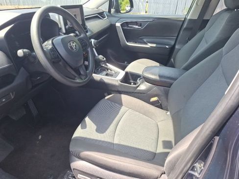 Used 2025 Toyota RAV4 XLE AWD/4WD image 13