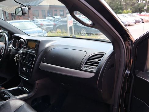 Used 2017 Dodge Grand Caravan GT image 14