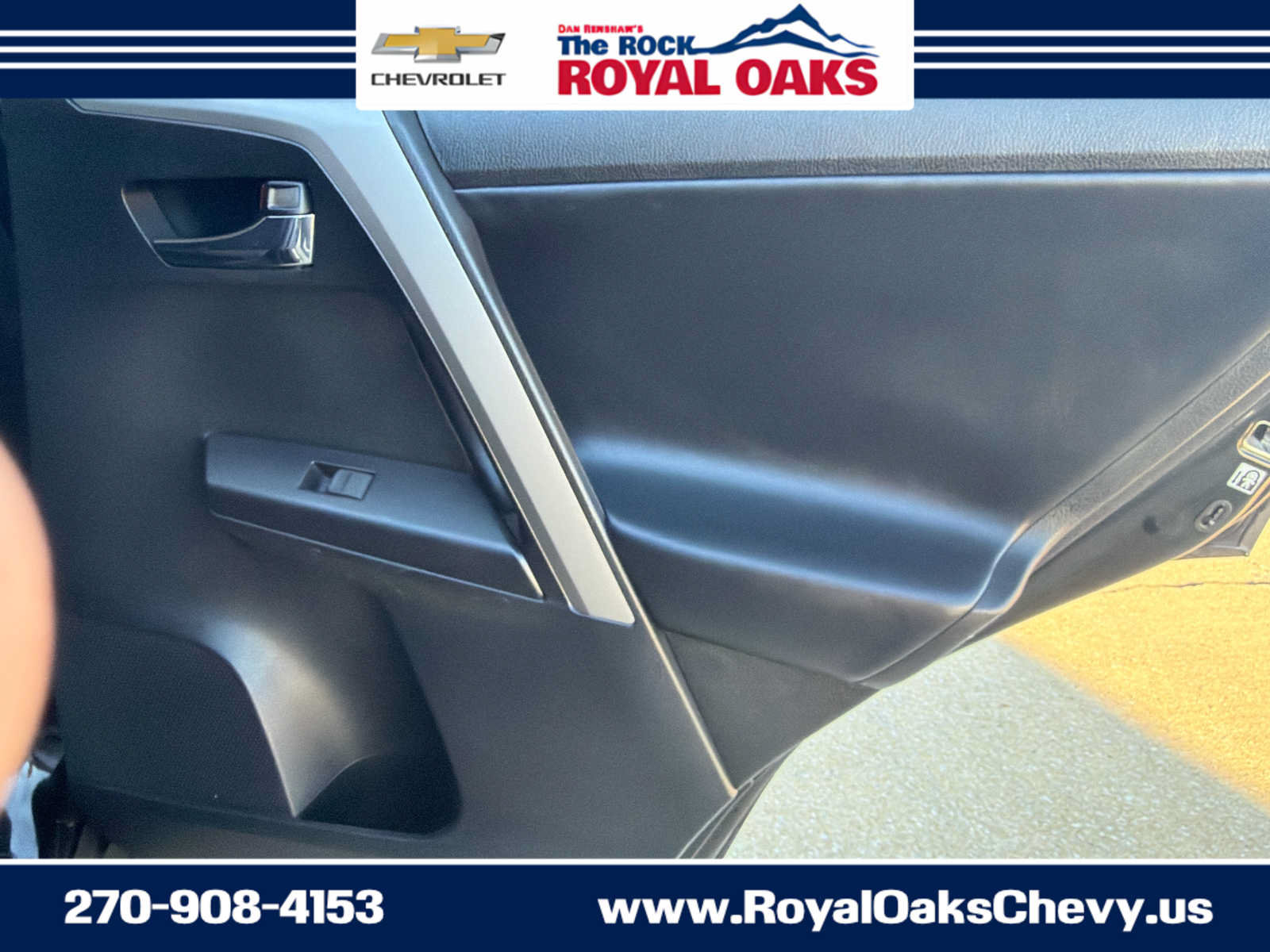 Used 2018 Toyota RAV4 XLE AWD/4WD image 19