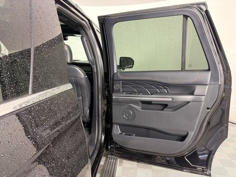 Used 2024 Ford Expedition Max Platinum AWD/4WD image 28