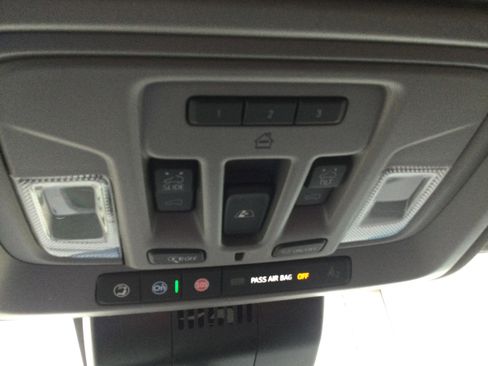 New 2026 Chevrolet Silverado 1500 LTZ w/ LTZ Premium Package AWD/4WD image 18
