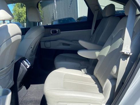Used 2022 Kia Sorento SX image 12