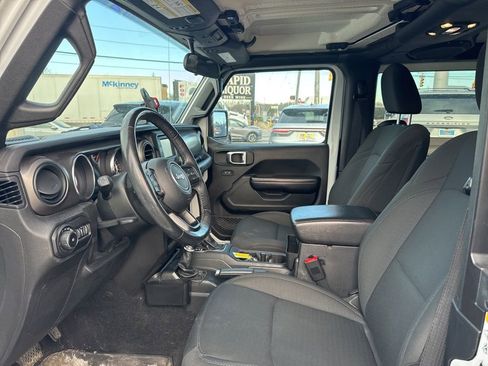 Used 2019 Jeep Wrangler Sport image 9