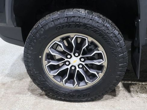 Used 2022 Chevrolet Colorado ZR2 image 9